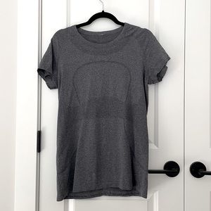 Lululemon Grey workout shirt M